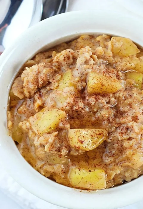 Apple Cinnamon Oatmeal